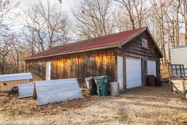 25594 Hidden Valley Avenue, Warsaw, MO 65355