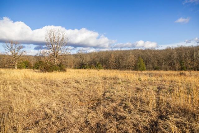 25594 Hidden Valley Avenue, Warsaw, MO 65355