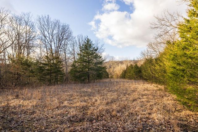 25594 Hidden Valley Avenue, Warsaw, MO 65355