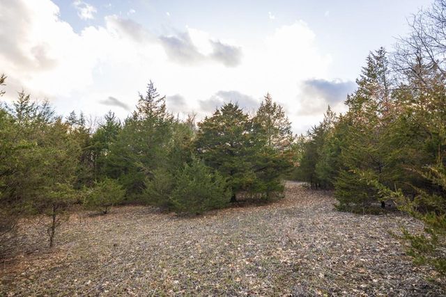 25594 Hidden Valley Avenue, Warsaw, MO 65355