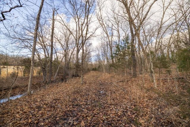 25594 Hidden Valley Avenue, Warsaw, MO 65355