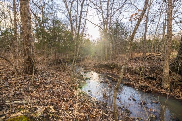 25594 Hidden Valley Avenue, Warsaw, MO 65355