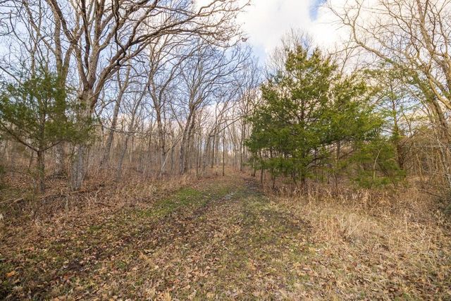 25594 Hidden Valley Avenue, Warsaw, MO 65355