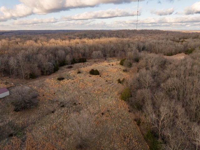 25594 Hidden Valley Avenue, Warsaw, MO 65355