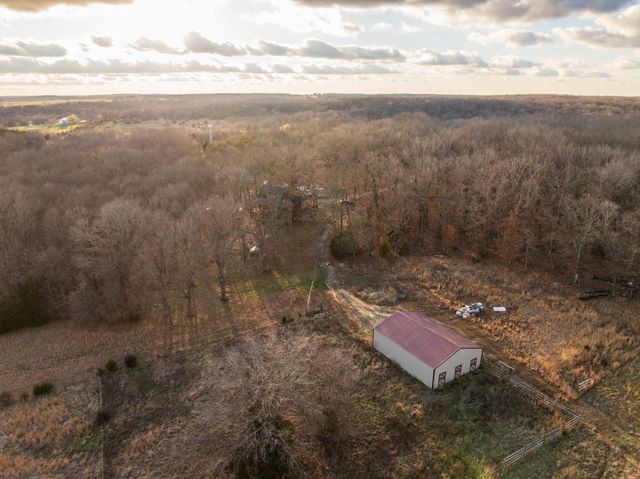 25594 Hidden Valley Avenue, Warsaw, MO 65355