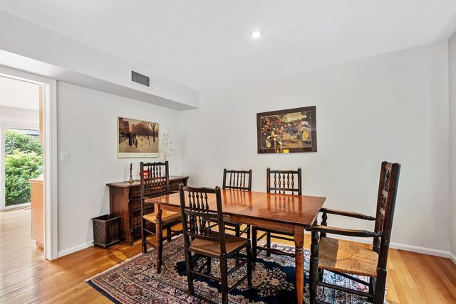 23 Fifer Ln 23, Lexington, MA 02420