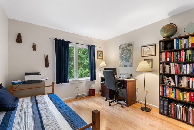 23 Fifer Ln 23, Lexington, MA 02420