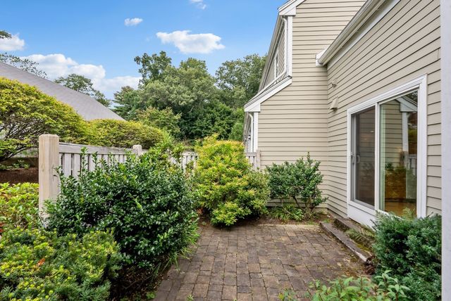 23 Fifer Ln 23, Lexington, MA 02420