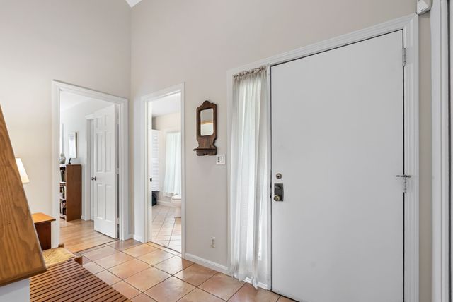 23 Fifer Ln 23, Lexington, MA 02420