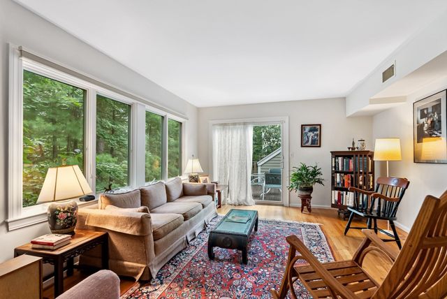 23 Fifer Ln 23, Lexington, MA 02420