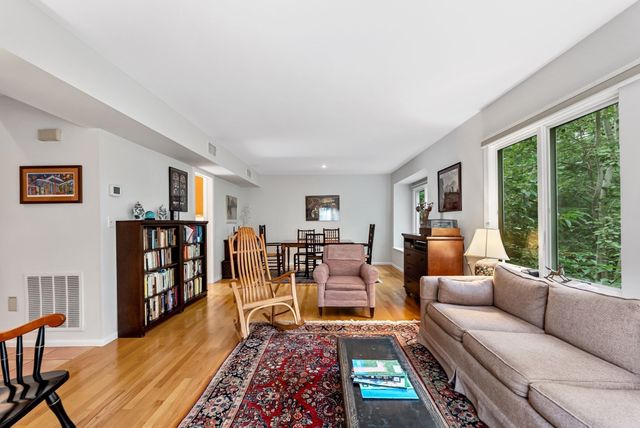 23 Fifer Ln 23, Lexington, MA 02420