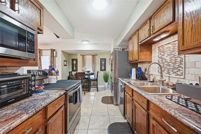 6805 Wagonet Road, Forest Hill, TX 76140