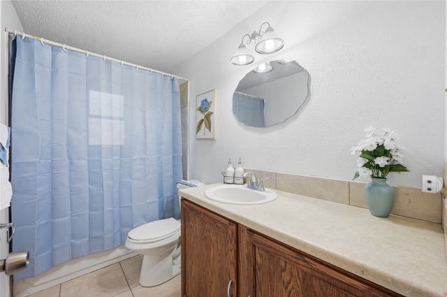 6805 Wagonet Road, Forest Hill, TX 76140