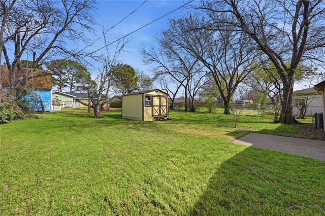 6805 Wagonet Road, Forest Hill, TX 76140