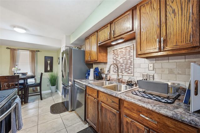 6805 Wagonet Road, Forest Hill, TX 76140