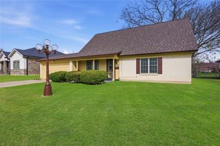 6805 Wagonet Road, Forest Hill, TX 76140