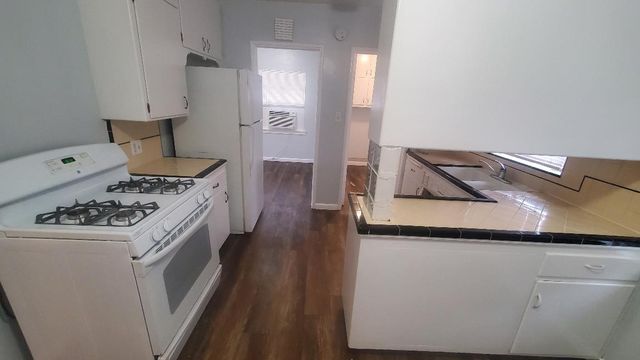 2233 E E Terrace Avenue E, Fresno, CA 93703