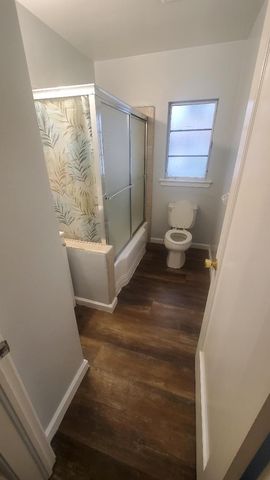 2233 E E Terrace Avenue E, Fresno, CA 93703