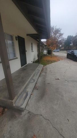 2233 E E Terrace Avenue E, Fresno, CA 93703