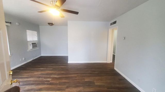 2233 E E Terrace Avenue E, Fresno, CA 93703