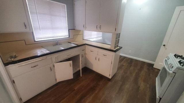 2233 E E Terrace Avenue E, Fresno, CA 93703