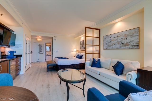 135 East HARMON Avenue 804, Las Vegas, NV 89109