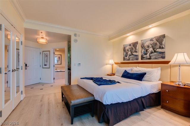 135 East HARMON Avenue 804, Las Vegas, NV 89109