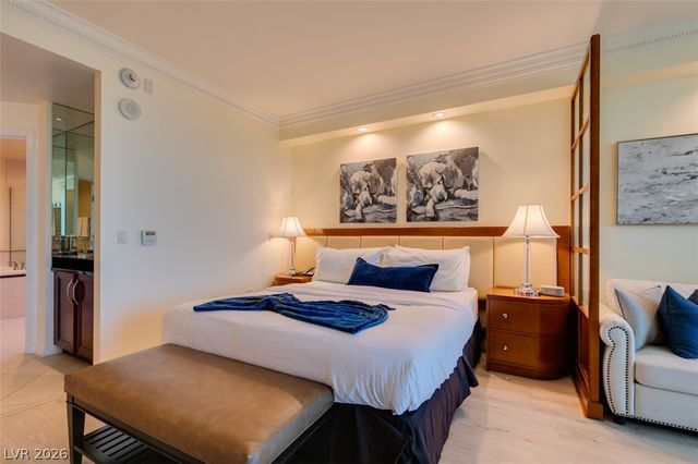 135 East HARMON Avenue 804, Las Vegas, NV 89109