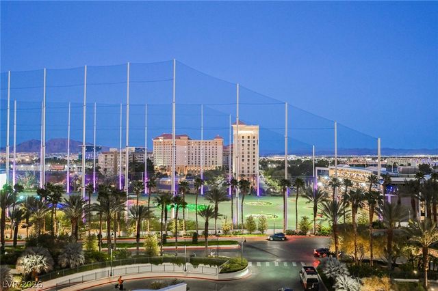 135 East HARMON Avenue 804, Las Vegas, NV 89109