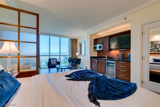 135 East HARMON Avenue 804, Las Vegas, NV 89109