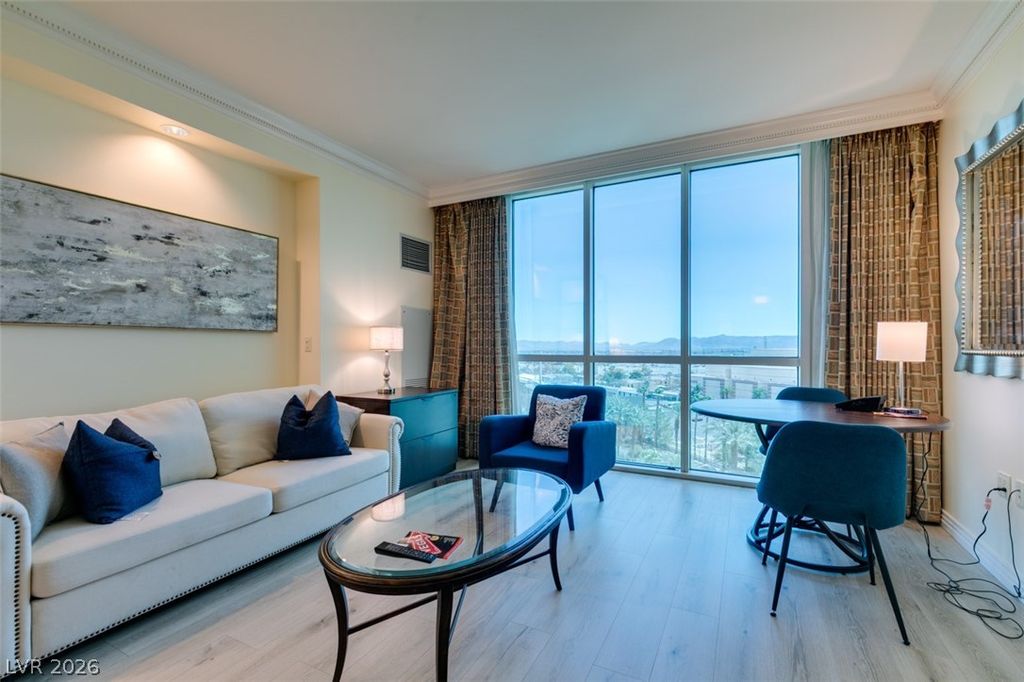 135 East HARMON Avenue 804, Las Vegas, NV 89109