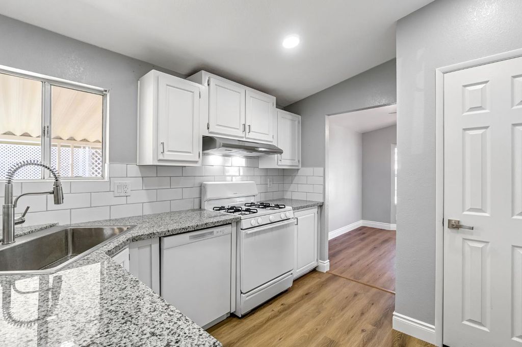 Image 13 of property listing at 1218 E Cleveland Avenue # 103, Madera, CA 93638