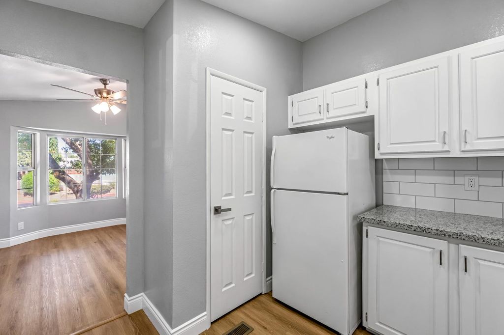 Image 14 of property listing at 1218 E Cleveland Avenue # 103, Madera, CA 93638
