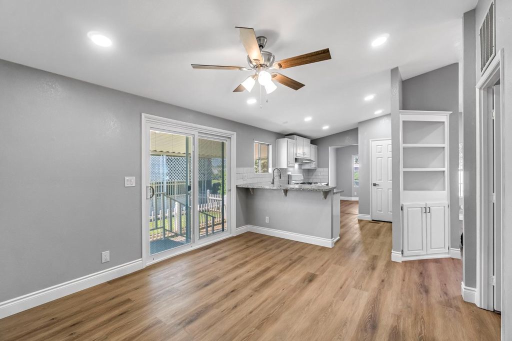 Image 17 of property listing at 1218 E Cleveland Avenue # 103, Madera, CA 93638