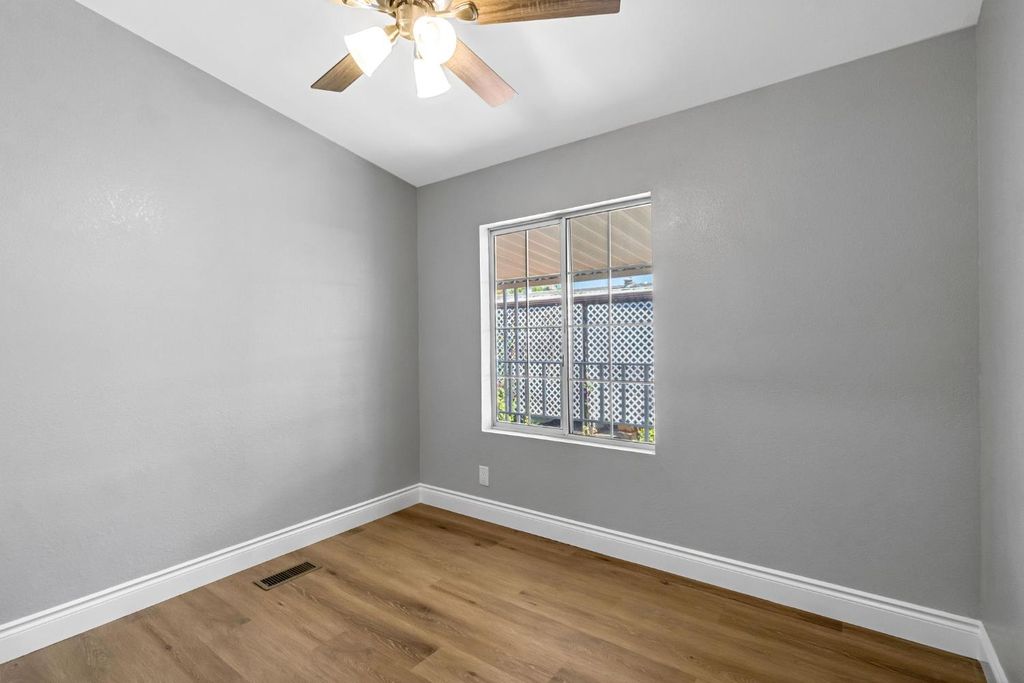 Image 22 of property listing at 1218 E Cleveland Avenue # 103, Madera, CA 93638