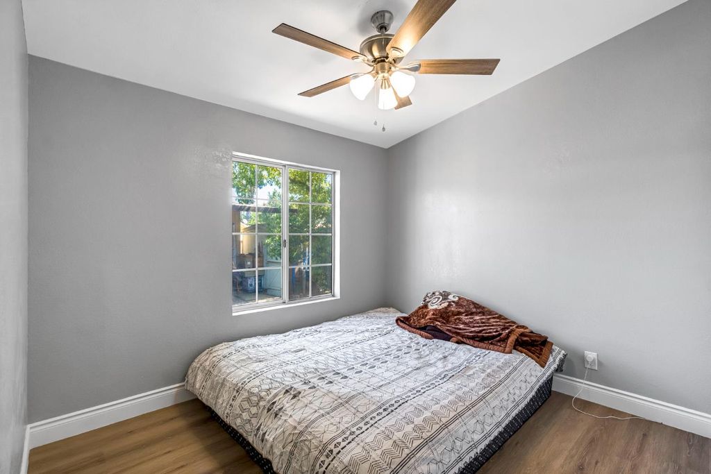Image 24 of property listing at 1218 E Cleveland Avenue # 103, Madera, CA 93638