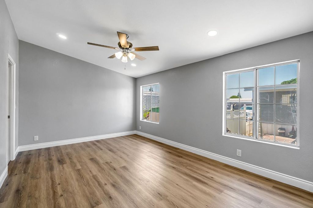Image 25 of property listing at 1218 E Cleveland Avenue # 103, Madera, CA 93638