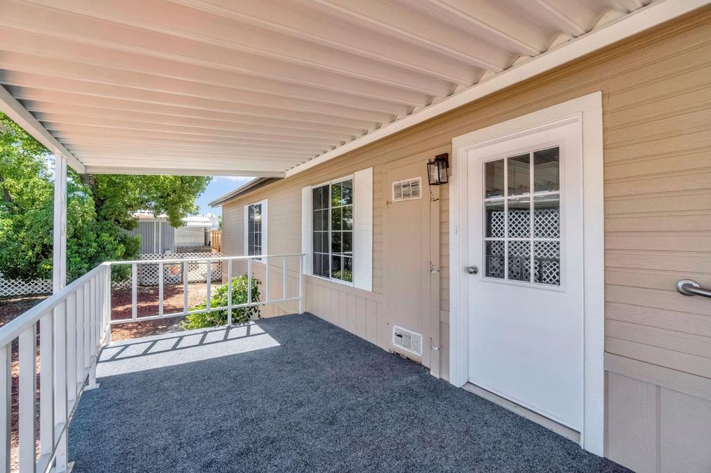 Image 33 of property listing at 1218 E Cleveland Avenue # 103, Madera, CA 93638
