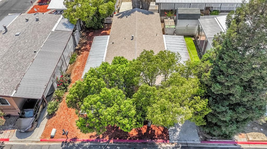 Image 34 of property listing at 1218 E Cleveland Avenue # 103, Madera, CA 93638