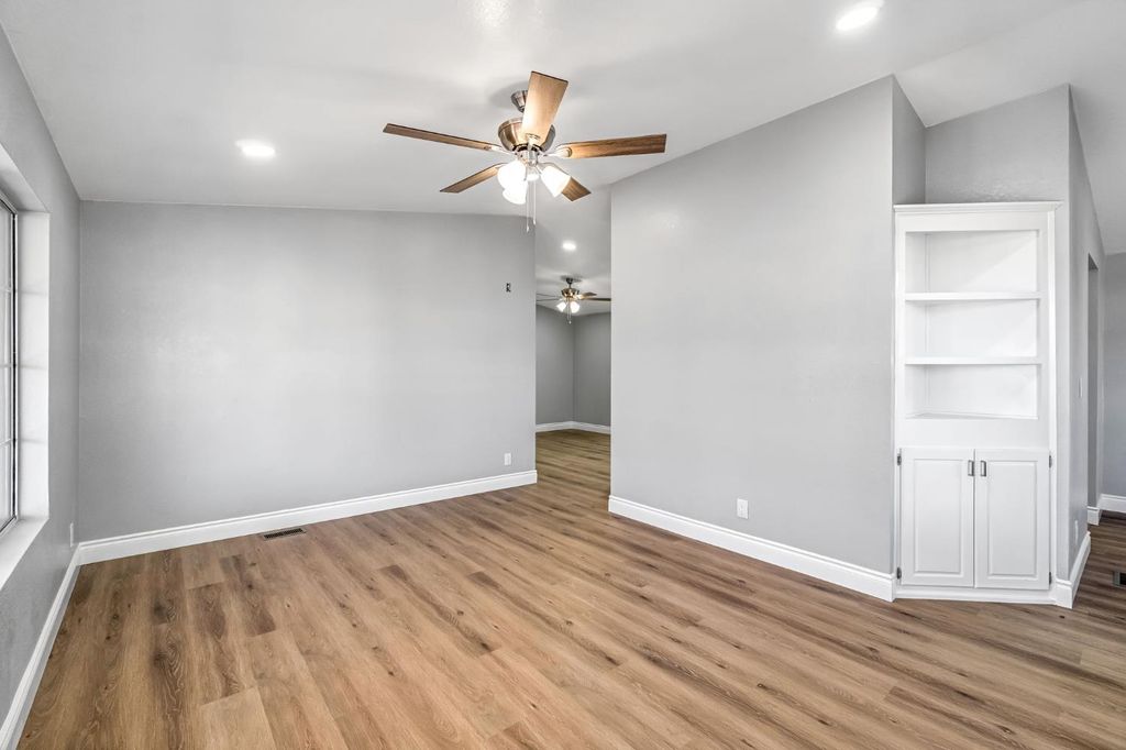 Image 5 of property listing at 1218 E Cleveland Avenue # 103, Madera, CA 93638