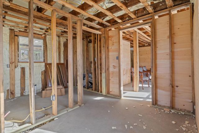 70 Old Bruceton Rd, Bruceton, TN 38317