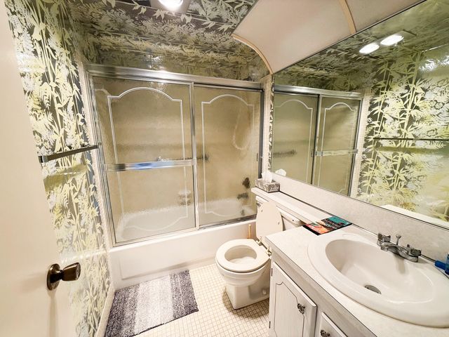 4002 Cambridge A 4002, Deerfield Beach, FL 33442