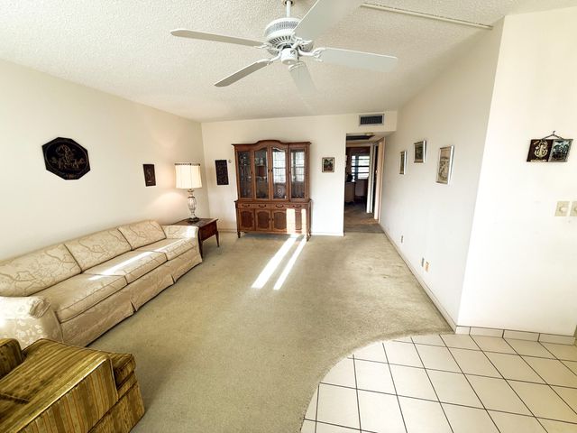 4002 Cambridge A 4002, Deerfield Beach, FL 33442