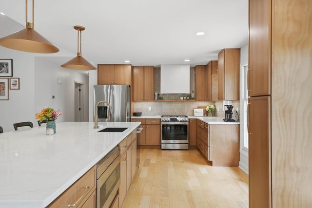9137 Forest Hills Circle, Bloomington, MN 55437