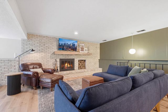 9137 Forest Hills Circle, Bloomington, MN 55437