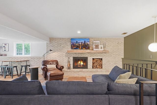 9137 Forest Hills Circle, Bloomington, MN 55437