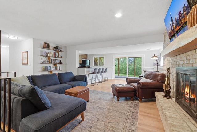 9137 Forest Hills Circle, Bloomington, MN 55437