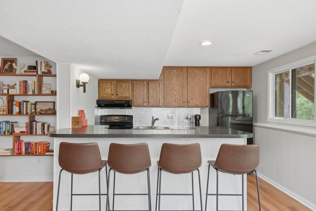 9137 Forest Hills Circle, Bloomington, MN 55437