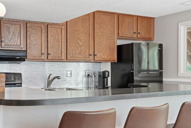 9137 Forest Hills Circle, Bloomington, MN 55437