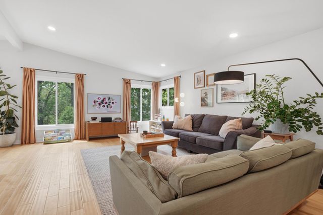 9137 Forest Hills Circle, Bloomington, MN 55437